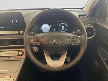 Hyundai KONA 39kWh Premium SUV 5dr Electric Auto (10.5kW Charger) (136 ps)