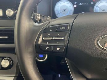 Hyundai KONA 39kWh Premium SUV 5dr Electric Auto (10.5kW Charger) (136 ps)
