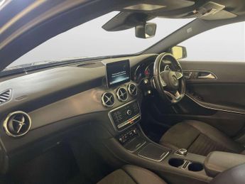 Mercedes-Benz GLA 2.1 GLA220d AMG Line (Premium Plus) SUV 5dr Diesel 7G-DCT 4MATIC