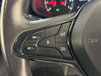 Renault Trafic 2.0 dCi Blue LL30 Advance Panel Van 5dr Diesel Manual L2 H1 Euro