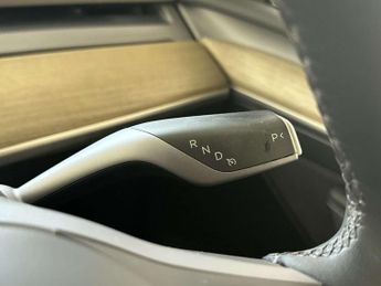 Tesla Model Y (Dual Motor) Long Range SUV 5dr Electric Auto 4WDE (384 bhp)