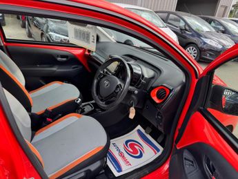 Toyota AYGO 1.0 VVT-i x-cite x-shift Euro 5 5dr Euro 5