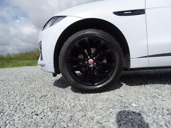 Jaguar F-PACE 2.0 D180 R-Sport Auto AWD Euro 6 (s/s) 5dr