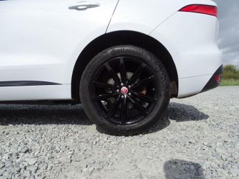 Jaguar F-PACE 2.0 D180 R-Sport Auto AWD Euro 6 (s/s) 5dr