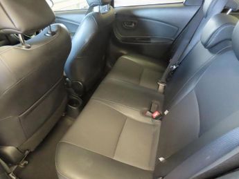 Toyota Yaris 1.5 VVT-h Excel E-CVT Euro 6 5dr (15in Alloy)