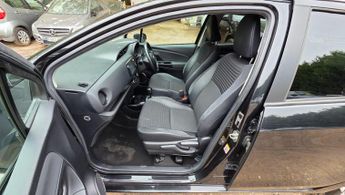 Toyota Yaris 1.5 VVT-h Excel E-CVT Euro 6 5dr (15in Alloy)