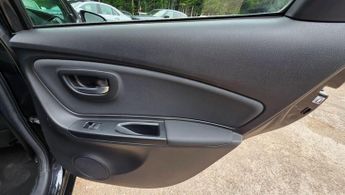 Toyota Yaris 1.5 VVT-h Excel E-CVT Euro 6 5dr (15in Alloy)