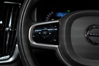 Volvo V90 Cross Country 2.0 B5 MHEV Plus Auto AWD Euro 6 (s/s) 5dr