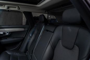 Volvo V90 Cross Country 2.0 B5 MHEV Plus Auto AWD Euro 6 (s/s) 5dr