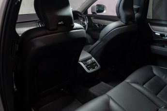 Volvo V90 Cross Country 2.0 B5 MHEV Plus Auto AWD Euro 6 (s/s) 5dr