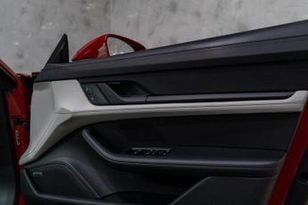 Porsche Taycan Performance Plus 93.4kWh Sport Turismo Auto RWD 5dr (11kW Charge