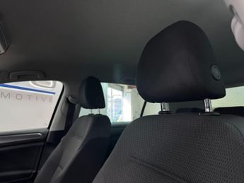 Volkswagen e-Golf 35.8kWh e-Golf Auto 5dr