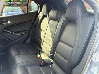 Mercedes-Benz GLA 2.1 GLA220d AMG Line (Premium) 7G-DCT 4MATIC Euro 6 (s/s) 5dr