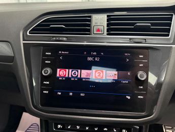 Volkswagen Tiguan 1.5 TSI EVO R-Line Tech DSG Euro 6 (s/s) 5dr