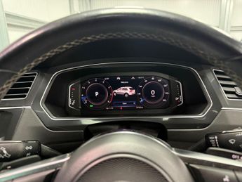 Volkswagen Tiguan 1.5 TSI EVO R-Line Tech DSG Euro 6 (s/s) 5dr