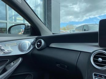 Mercedes-Benz C Class 2.1 C220d AMG Line (Premium Plus) G-Tronic+ Euro 6 (s/s) 2dr