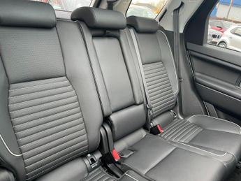 Land Rover Discovery Sport 2.0 TD4 HSE Dynamic Lux Auto 4WD Euro 6 (s/s) 5dr