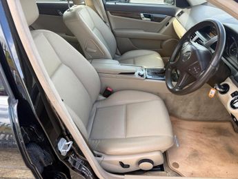 Mercedes-Benz C Class 1.8 C180 BlueEfficiency Elegance Auto Euro 5 5dr