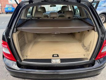 Mercedes-Benz C Class 1.8 C180 BlueEfficiency Elegance Auto Euro 5 5dr