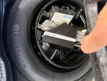 Mercedes-Benz C Class 1.8 C180 BlueEfficiency Elegance Auto Euro 5 5dr