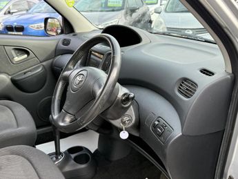 Toyota Yaris Verso 1.3 VVT-i T Spirit 5dr