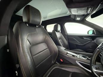 Jaguar F-PACE 2.0 P300 300 Sport Auto AWD Euro 6 (s/s) 5dr