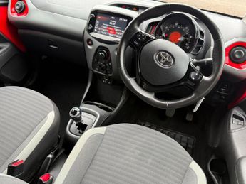 Toyota AYGO 1.0 VVT-i x-play x-shift Euro 6 5dr