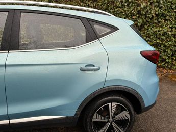 MG MG ZS 44.5kWh Exclusive Auto 5dr
