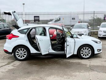 Ford Focus 1.0T EcoBoost Titanium Euro 6 (s/s) 5dr