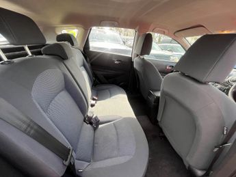 Nissan Qashqai 2.0 Visia CVT 2WD 5dr
