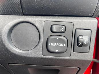 Toyota Yaris 1.0 VVT-i TR Euro 4 5dr