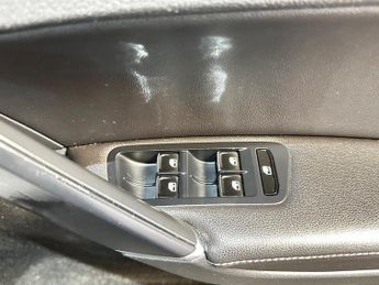 Volkswagen Golf 2.0 TDI BlueMotion Tech GT DSG Euro 5 (s/s) 5dr