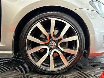 Volkswagen Golf 2.0 TDI BlueMotion Tech GT DSG Euro 5 (s/s) 5dr