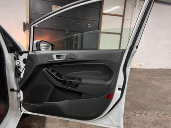 Ford Fiesta 1.0 Zetec Euro 5 (s/s) 5dr