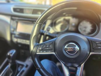 Nissan Qashqai 1.2 DIG-T N-Connecta XTRON Euro 6 (s/s) 5dr