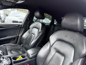 Audi A4 2.0 TDI Black Edition S Tronic quattro Euro 5 (s/s) 4dr