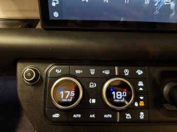 Land Rover Defender 110 2.0 SD4 HSE Auto 4WD Euro 6 (s/s) 5dr