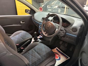 Renault Clio 1.2 16v Expression 3dr
