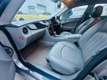 Mercedes-Benz CLS 3.0 CLS320 CDI Coupe 7G-Tronic 4dr