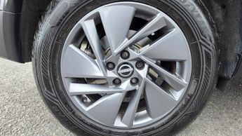 Nissan Qashqai 1.3 DIG-T MHEV Acenta Premium XTRON Euro 6 (s/s) 5dr