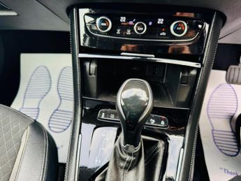 Vauxhall Grandland X 1.6 Turbo D BlueInjection Tech Line Nav Auto Euro 6 (s/s) 5dr