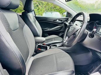 Vauxhall Grandland X 1.6 Turbo D BlueInjection Tech Line Nav Auto Euro 6 (s/s) 5dr