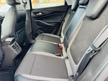 Vauxhall Grandland X 1.6 Turbo D BlueInjection Tech Line Nav Auto Euro 6 (s/s) 5dr