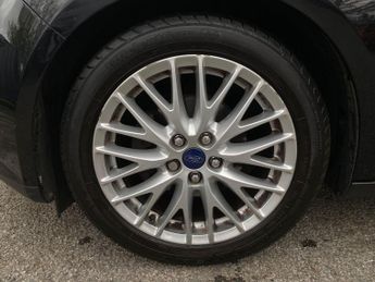 Ford Focus 1.0T EcoBoost Zetec Euro 5 (s/s) 5dr