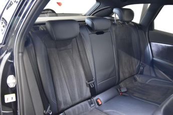 Audi A4 Avant 2.0 TFSI 35 Black Edition S Tronic Euro 6 (s/s) 5dr