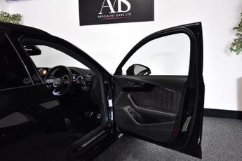Audi A4 Avant 2.0 TFSI 35 Black Edition S Tronic Euro 6 (s/s) 5dr