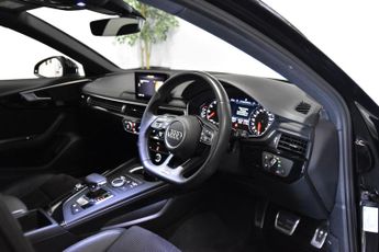 Audi A4 Avant 2.0 TFSI 35 Black Edition S Tronic Euro 6 (s/s) 5dr