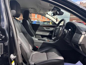 Jaguar XF 2.0d Portfolio Auto Euro 6 (s/s) 4dr