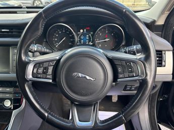 Jaguar XF 2.0d Portfolio Auto Euro 6 (s/s) 4dr