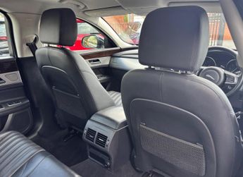 Jaguar XF 2.0d Portfolio Auto Euro 6 (s/s) 4dr